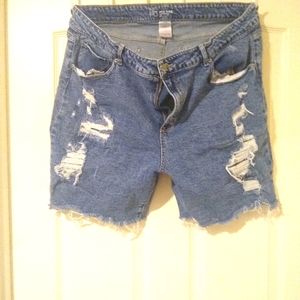 No Boundaries (nobo) distressed jean shorts